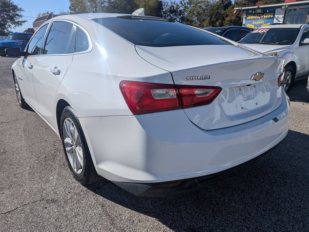 2017 Chevrolet Malibu - $10,995