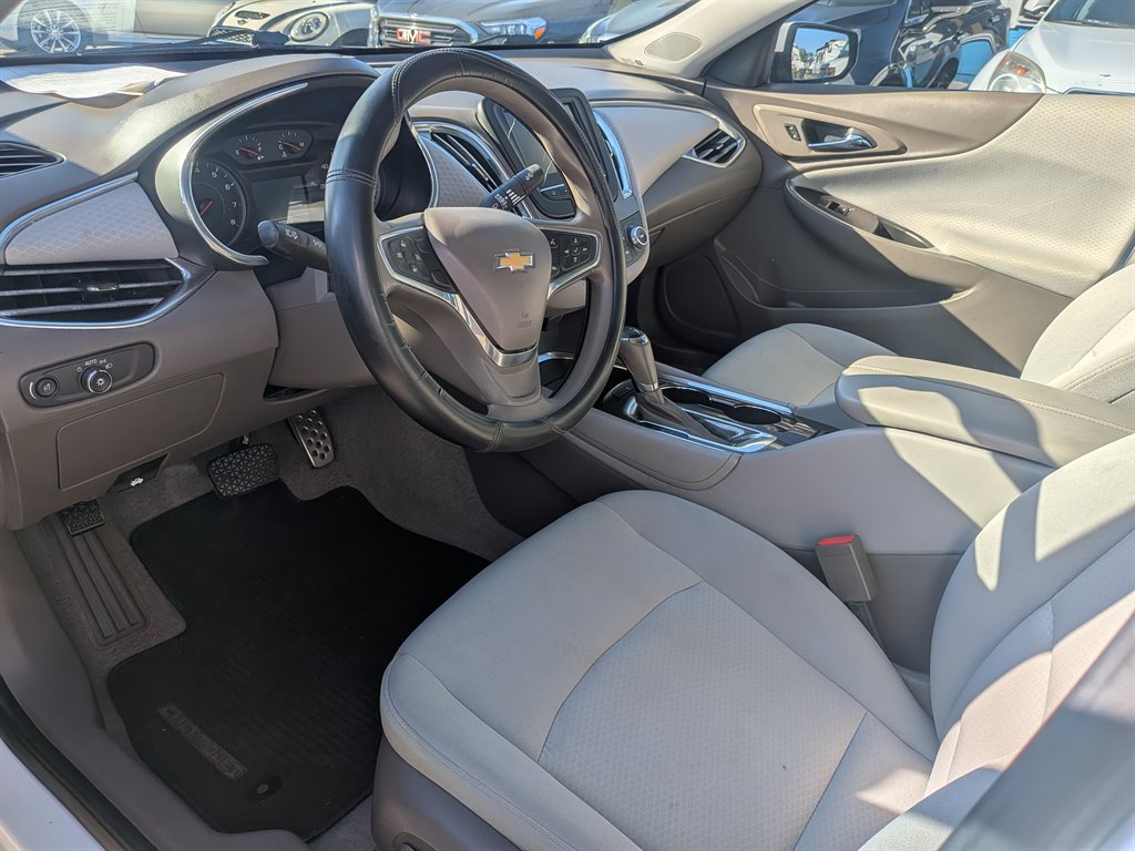 2017 Chevrolet Malibu - $10,995