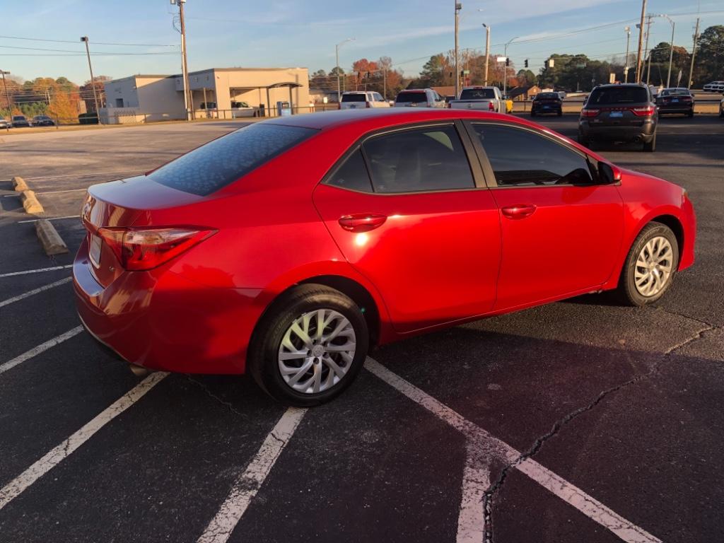 2019 Toyota Corolla LE photo