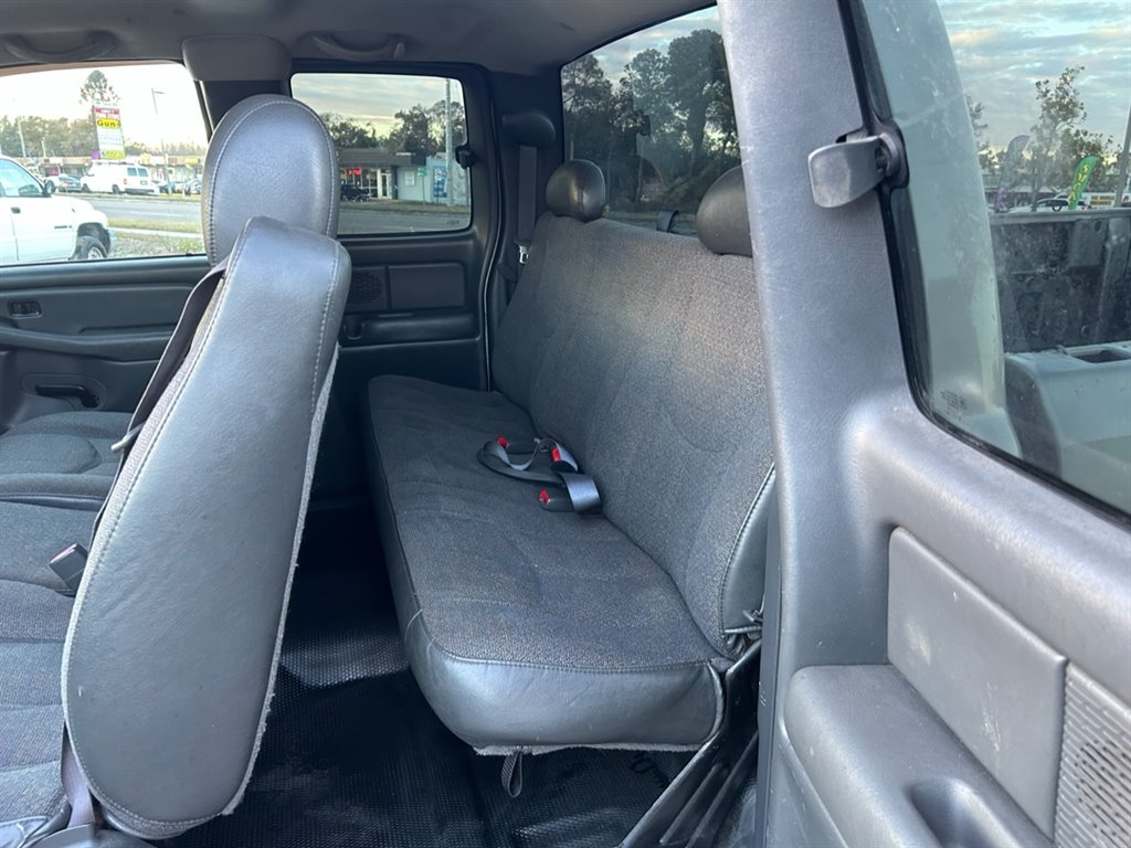 2004 GMC Sierra 1500 Work Truck photo