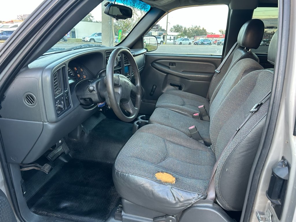 2004 GMC Sierra 1500 Work Truck photo