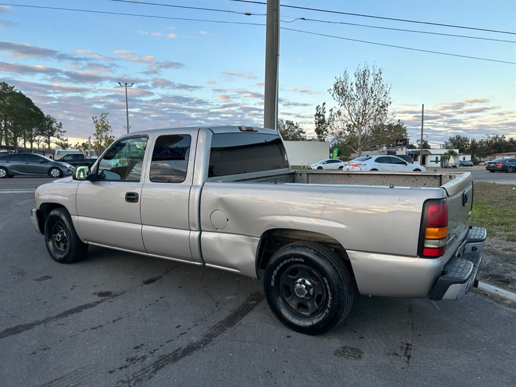2004 GMC Sierra 1500 Work Truck photo