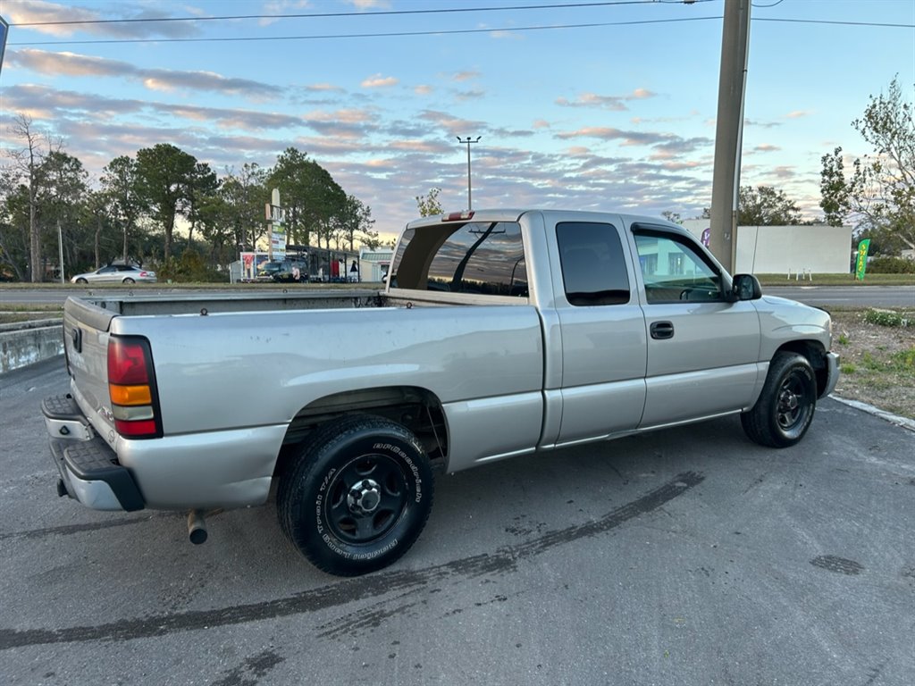 2004 GMC Sierra 1500 Work Truck photo