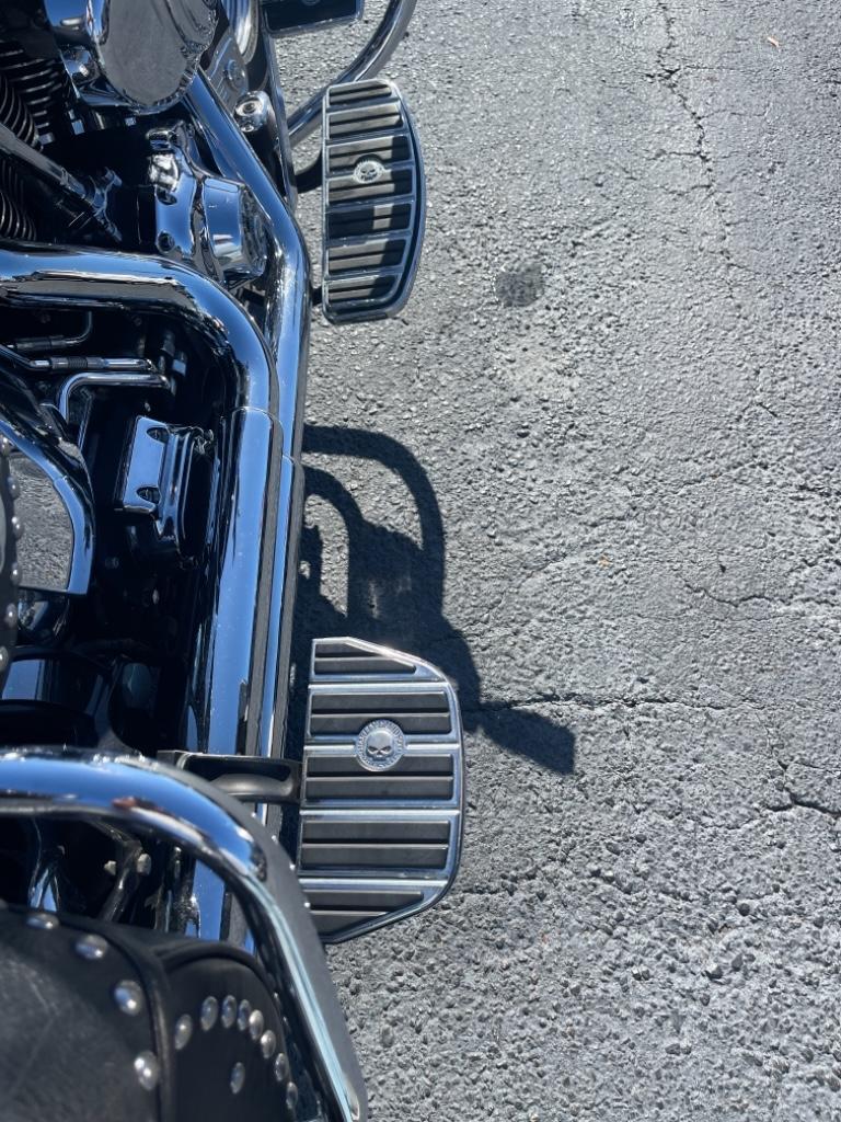 2005 Harley-davidson Heritage Softail Classic - $8,885
