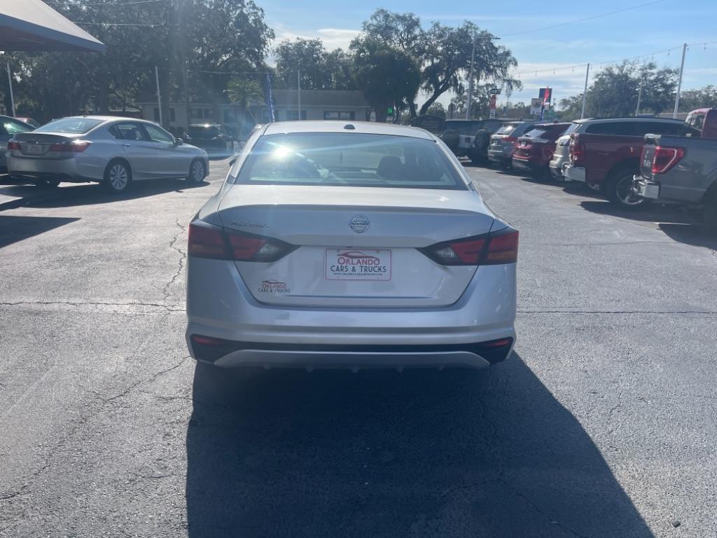 2020 Nissan Altima S photo