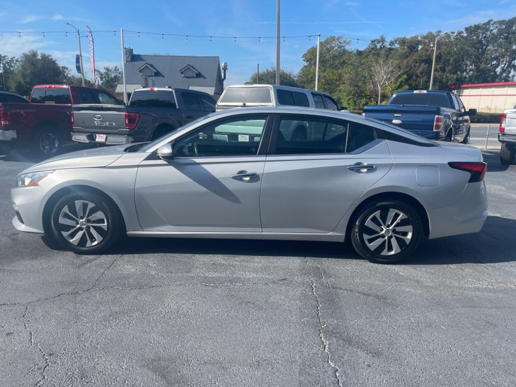 2020 Nissan Altima S photo