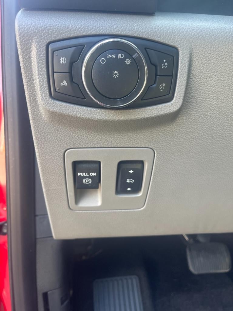 2017 Ford F150 XLT photo