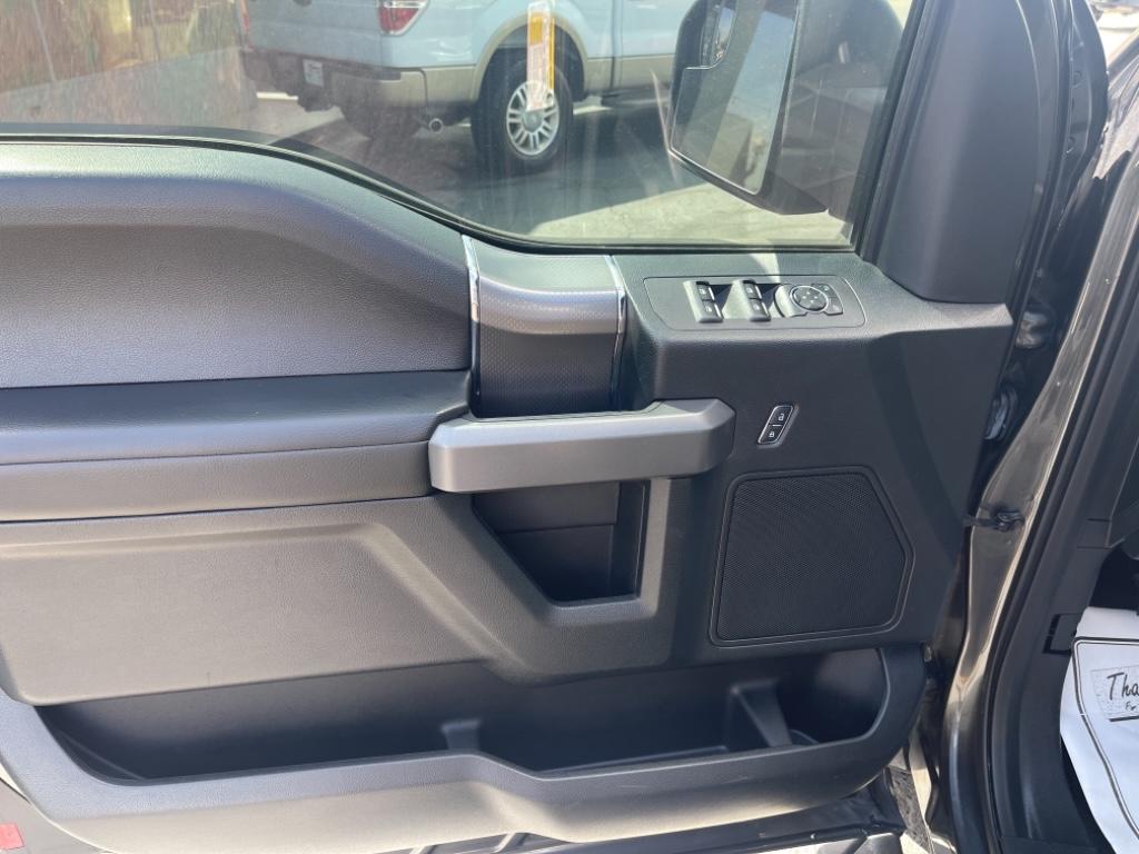 2016 Ford F150 XLT photo