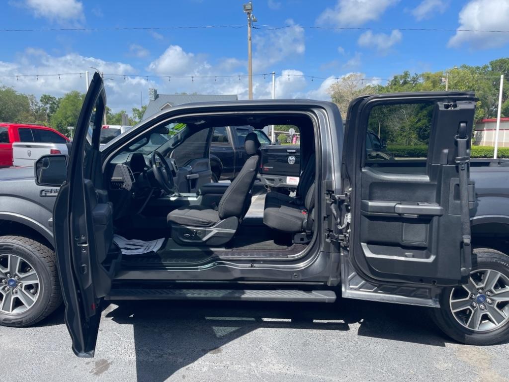 2016 Ford F150 XLT photo