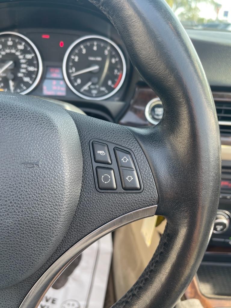 2011 BMW Legend 328i photo