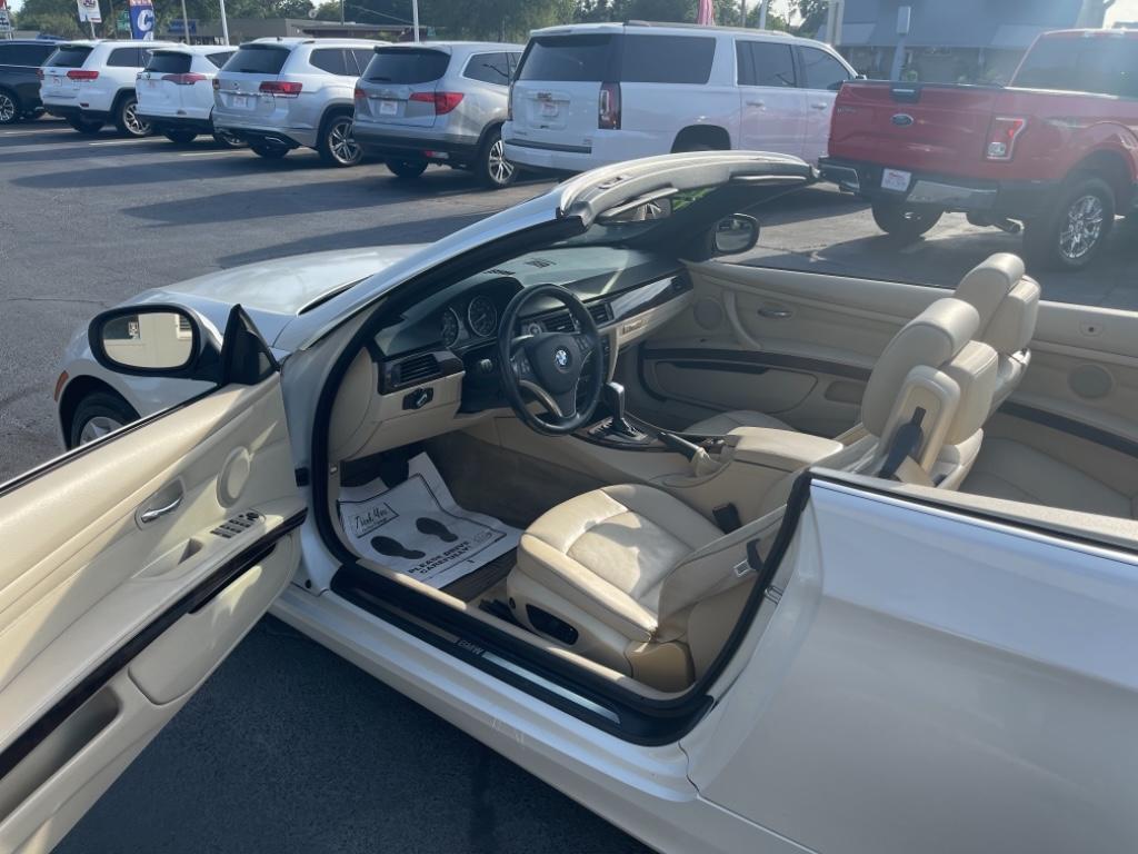 2011 BMW Legend 328i photo