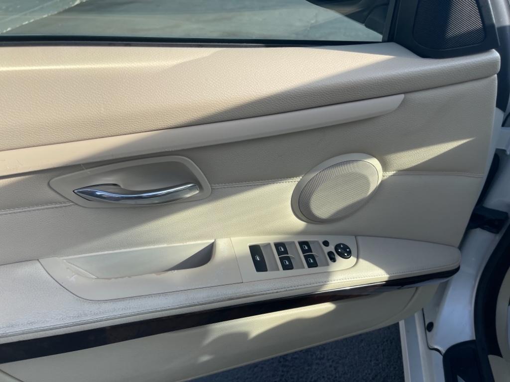 2011 BMW Legend 328i photo