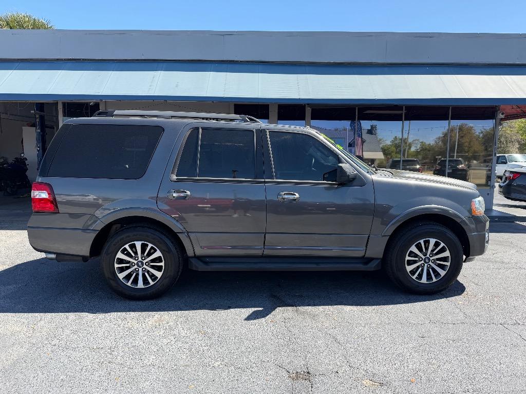 2017 Ford Expedition - $14,885