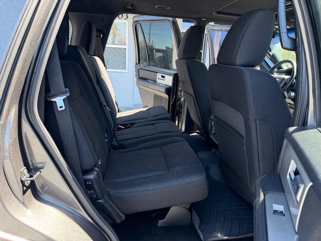 2017 Ford Expedition - $14,885