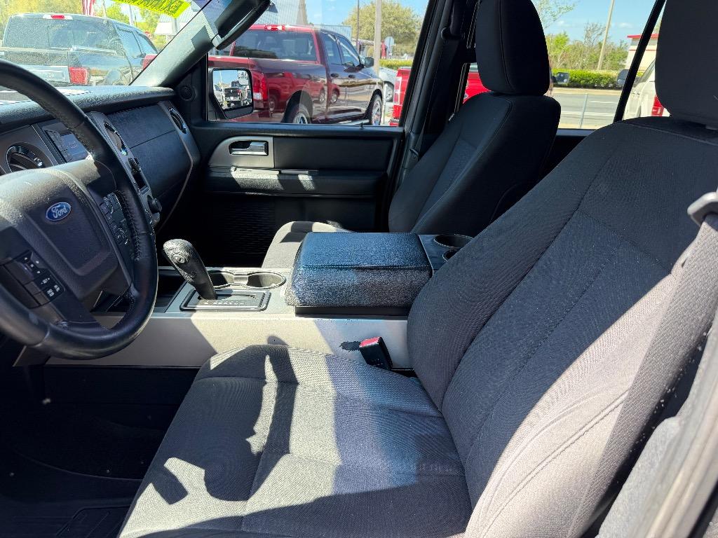 2017 Ford Expedition - $14,885
