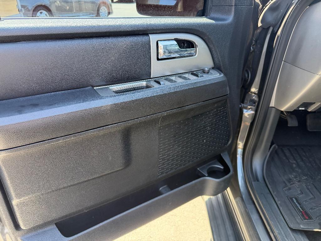 2017 Ford Expedition - $14,885