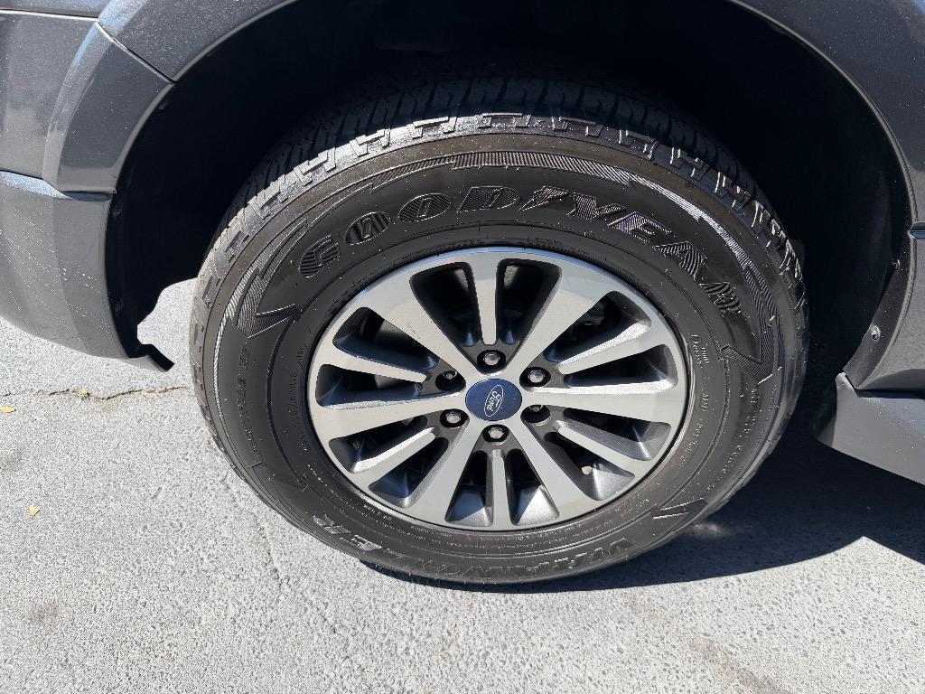 2017 Ford Expedition - $14,885