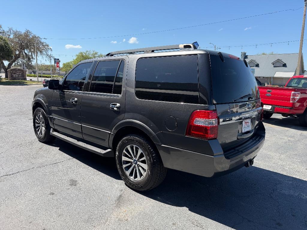 2017 Ford Expedition - $14,885