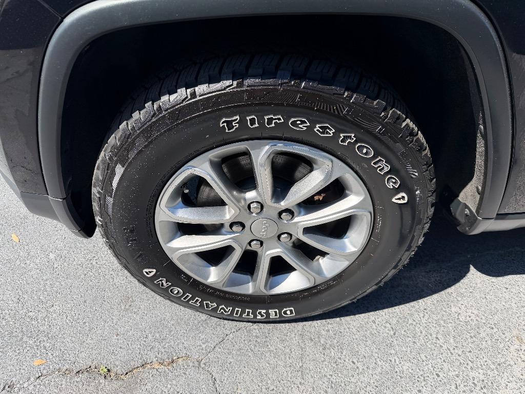 2015 Jeep Cherokee - $13,885