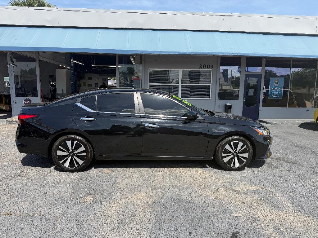 2021 Nissan Altima - $17,885