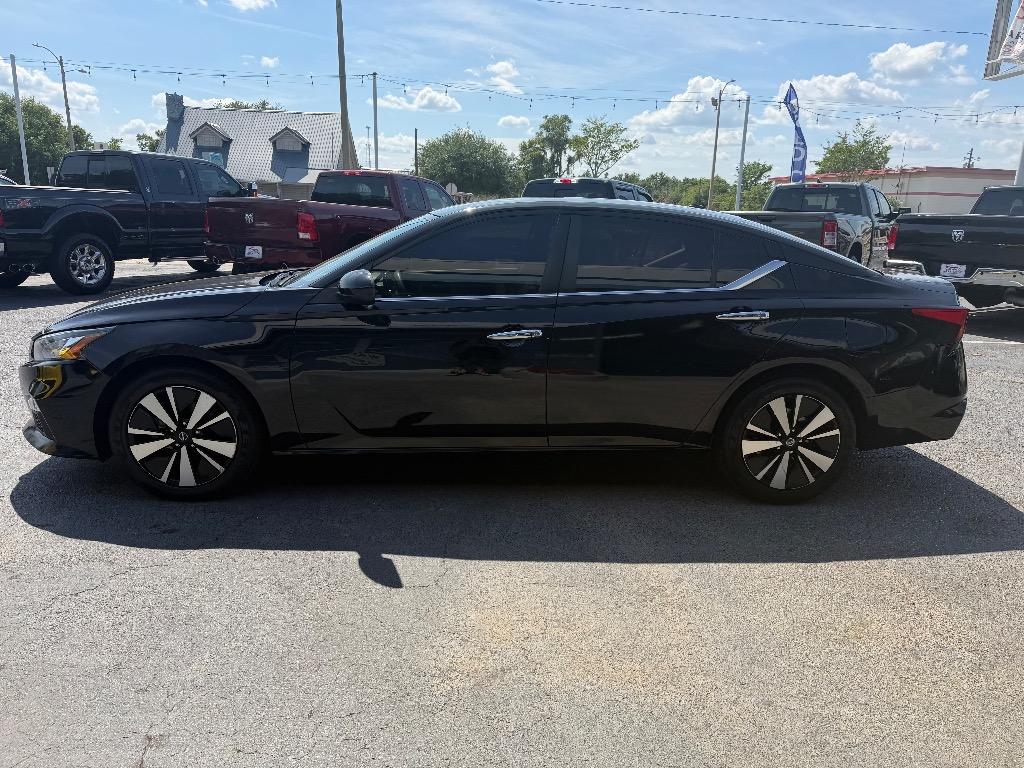 2021 Nissan Altima - $17,885