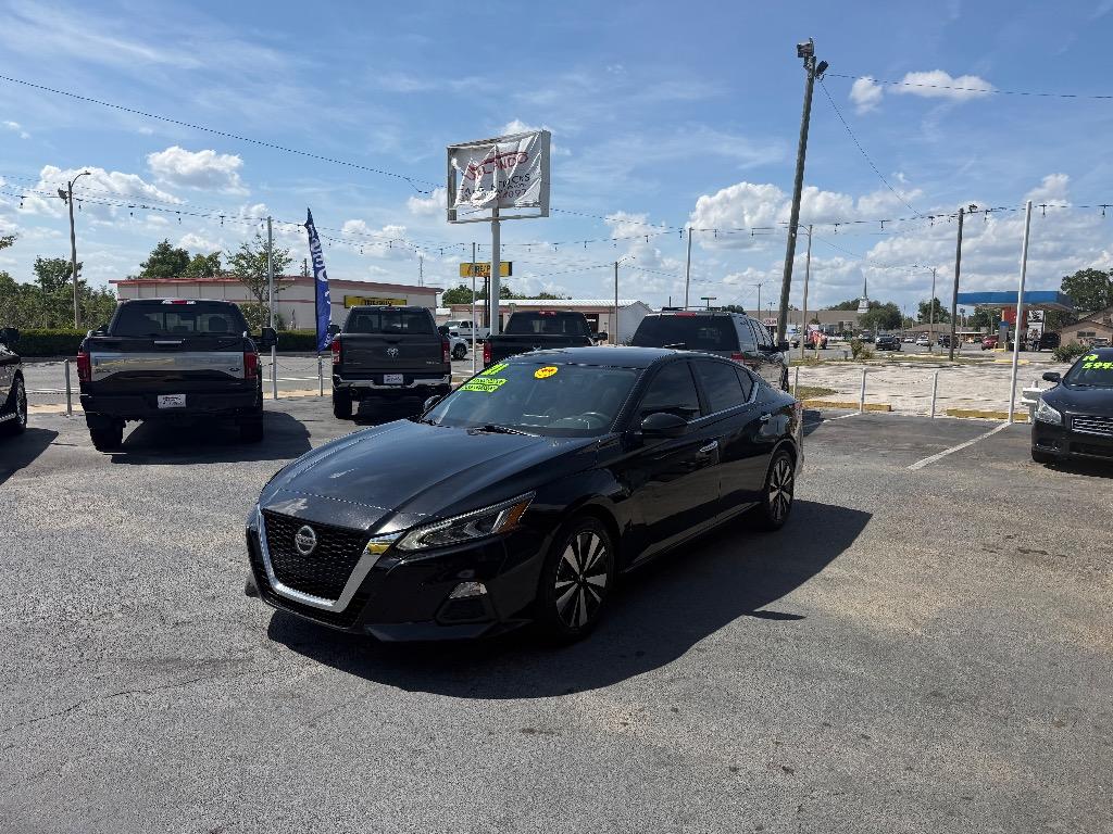 2021 Nissan Altima - $17,885