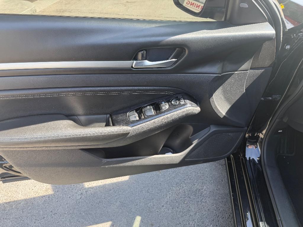 2021 Nissan Altima - $17,885