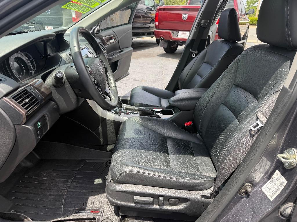 2017 Honda Accord - $17,885