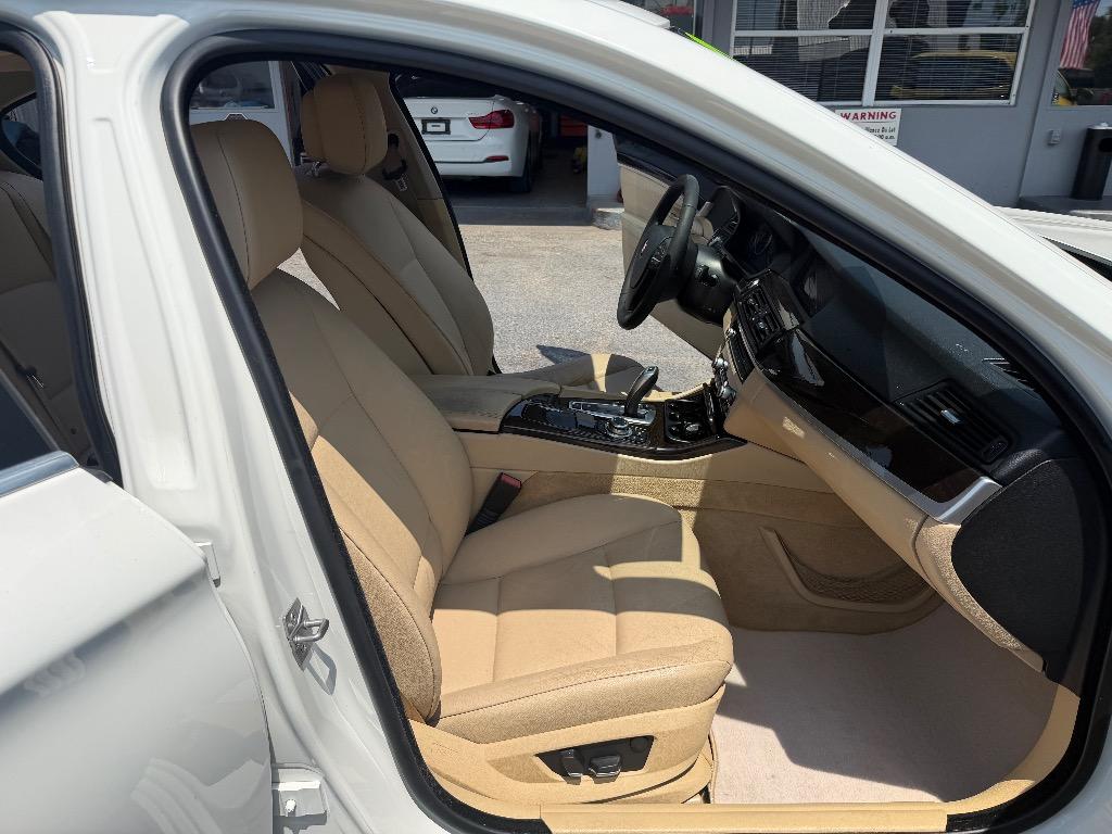 2012 BMW 528i - $9,885