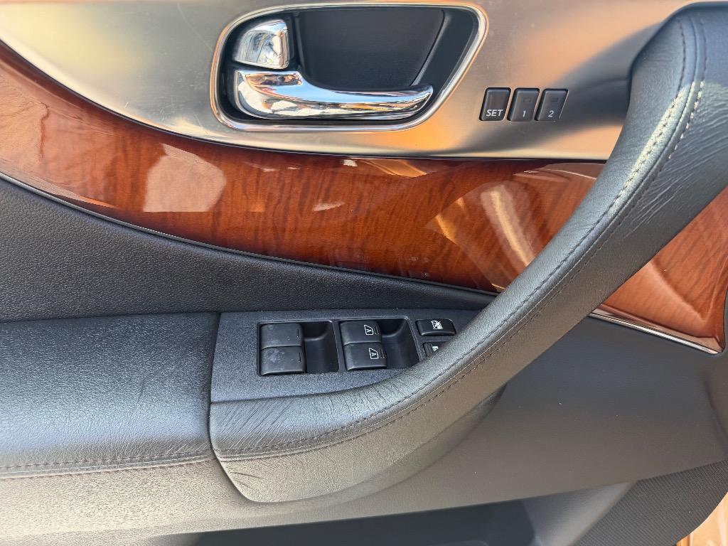 2010 INFINITI FX - $13,885