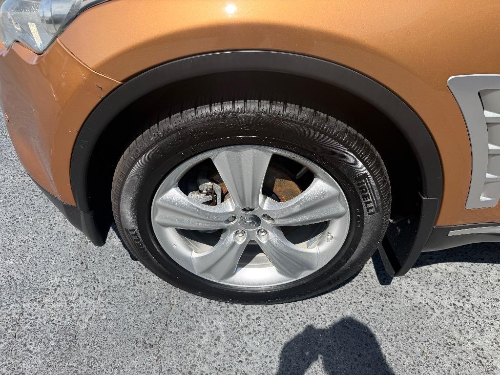 2010 INFINITI FX - $13,885