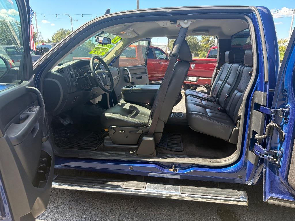 2013 Chevrolet Silverado - $12,885