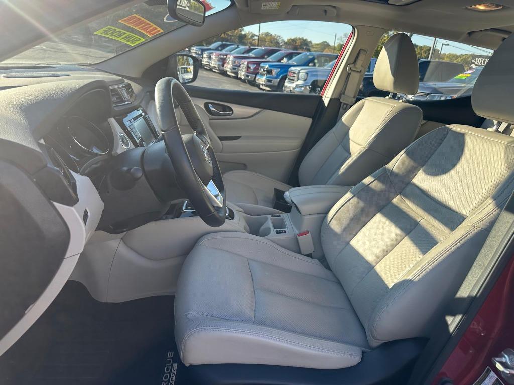 2020 Nissan Rogue - $18,900