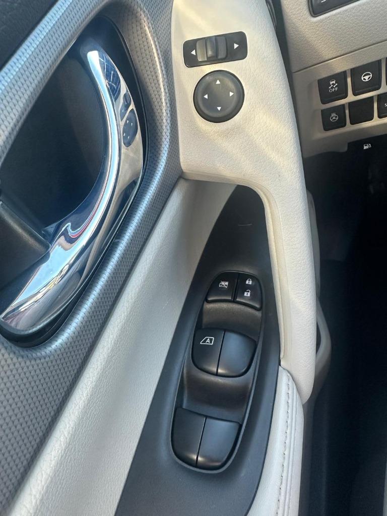 2020 Nissan Rogue - $18,900