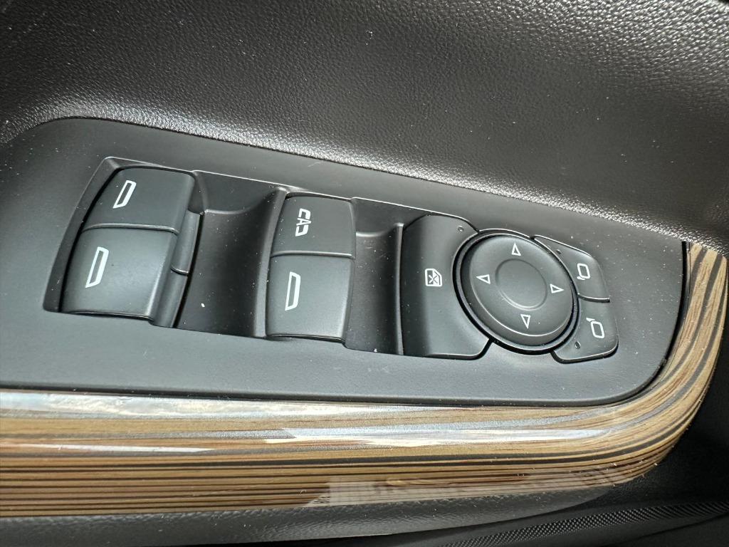 2023 GMC Acadia - $23,900