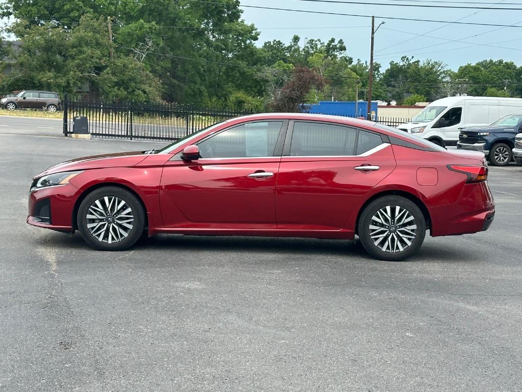 2023 Nissan Altima - $22,900