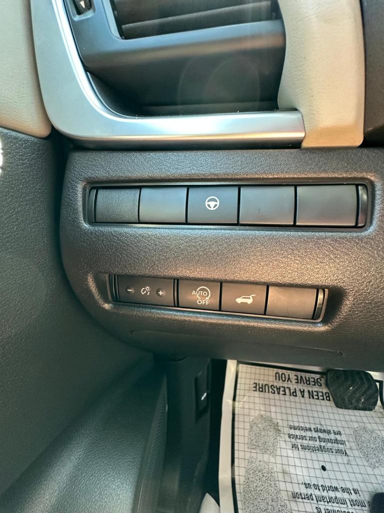 2023 Nissan Rogue - $21,900