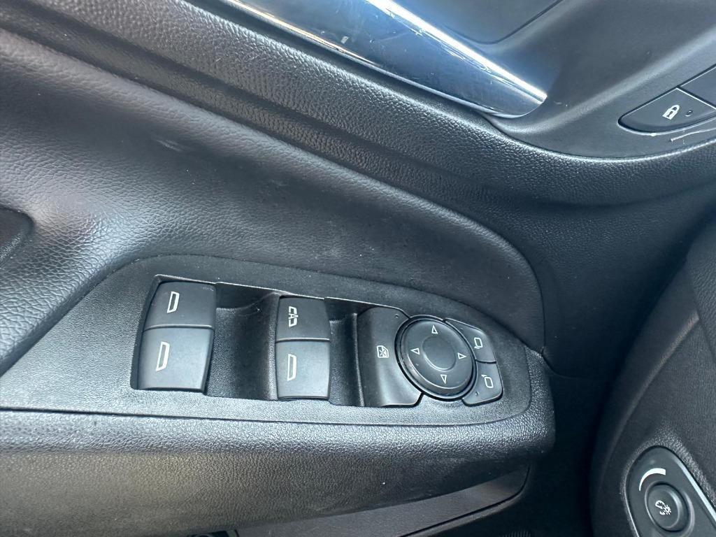 2022 Chevrolet Equinox - $18,900