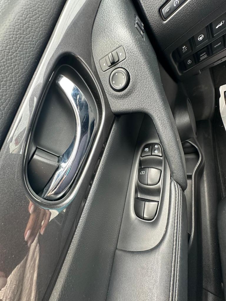 2020 Nissan Rogue - $18,900