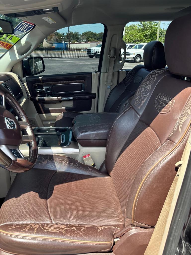 2017 Ram 1500 - $27,500
