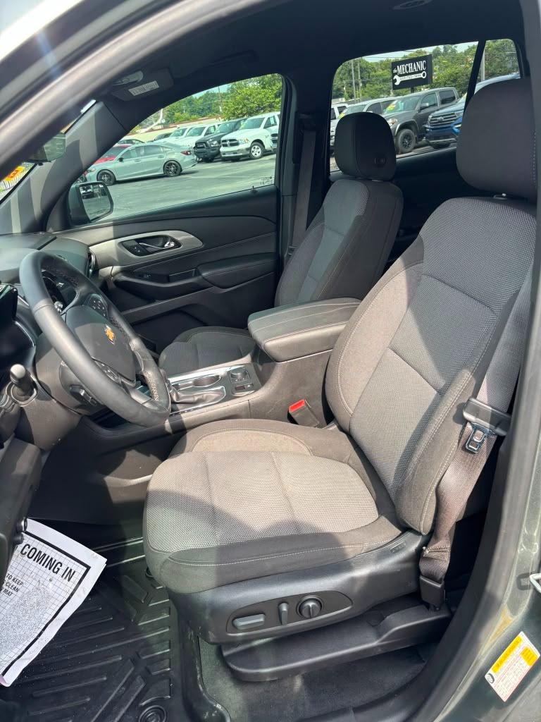 2023 Chevrolet Traverse - $25,900