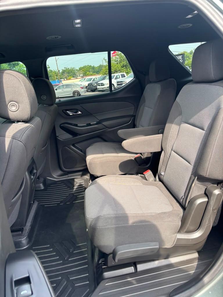 2023 Chevrolet Traverse - $25,900
