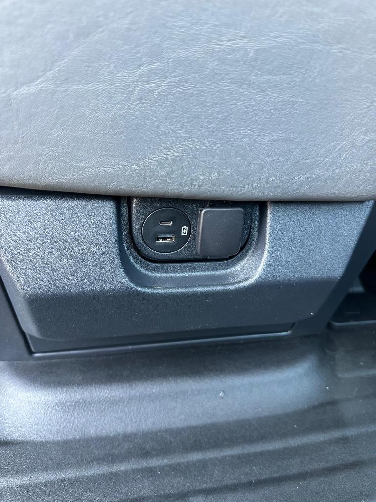 2022 Ford F-150 - $29,900