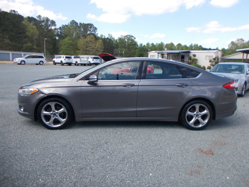 2013 Ford Fusion SE photo
