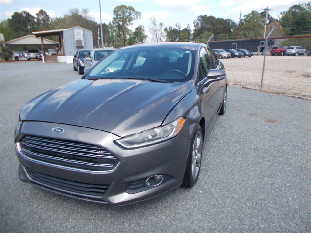 2013 Ford Fusion SE photo