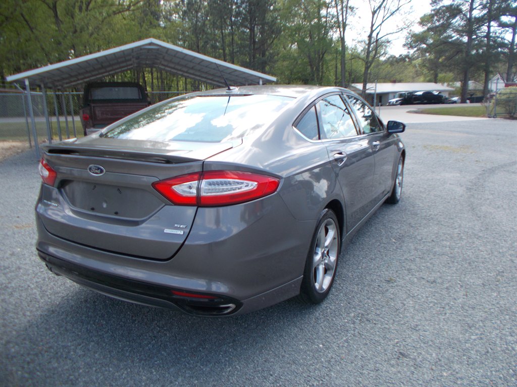 2013 Ford Fusion SE photo