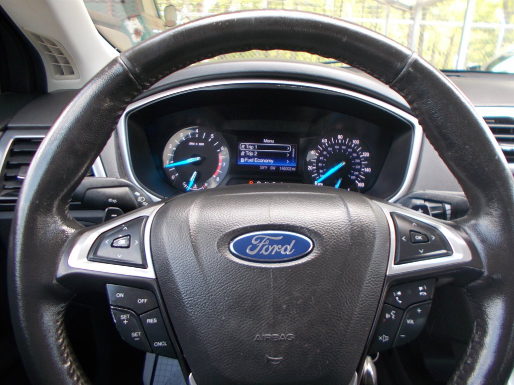 2013 Ford Fusion SE photo