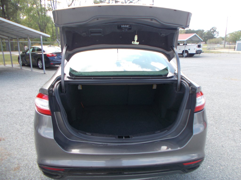 2013 Ford Fusion SE photo