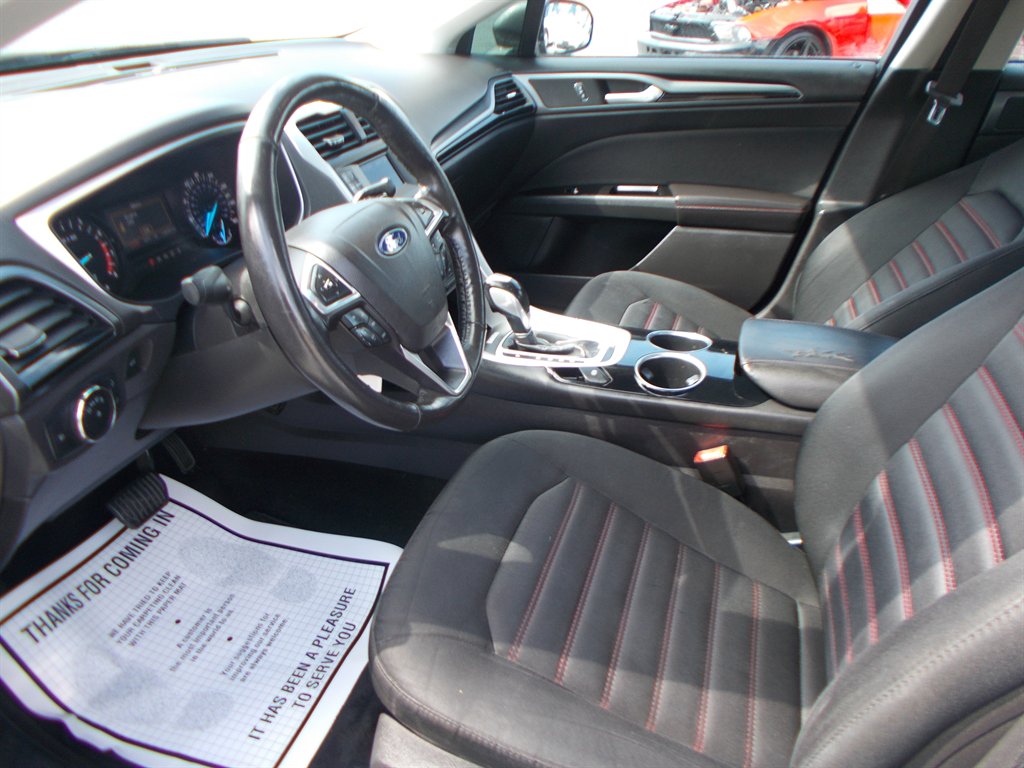 2013 Ford Fusion SE photo
