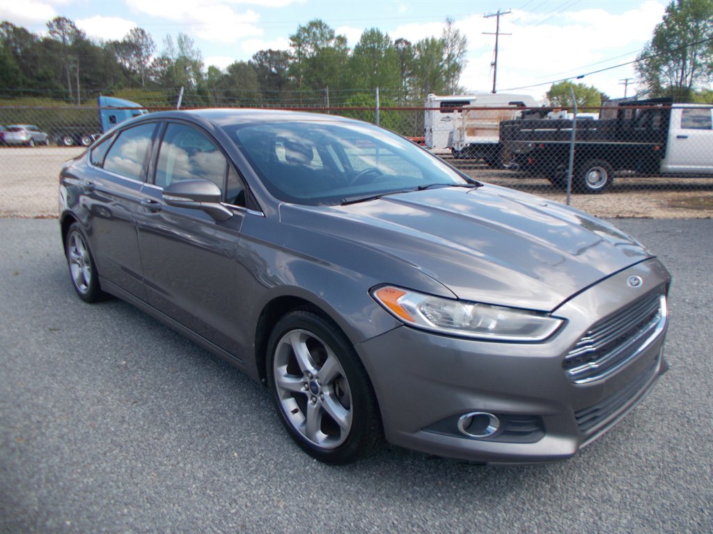 2013 Ford Fusion SE photo